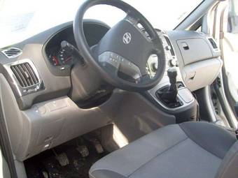 2008 Hyundai Starex Images