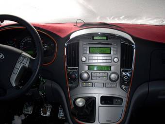 2008 Hyundai Starex Images