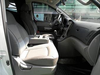2008 Hyundai Starex Images
