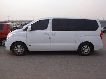 2008 Hyundai Starex Photos