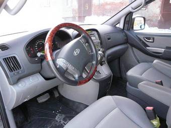 2008 Hyundai Starex Pics