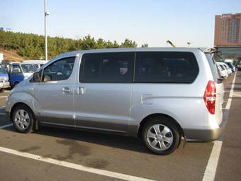 2008 Hyundai Starex Photos