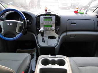 2008 Hyundai Starex Images