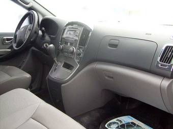 2008 Hyundai Starex Pics