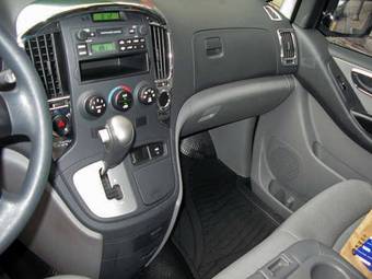 2008 Hyundai Starex Photos