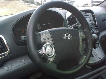 2008 Hyundai Starex Images