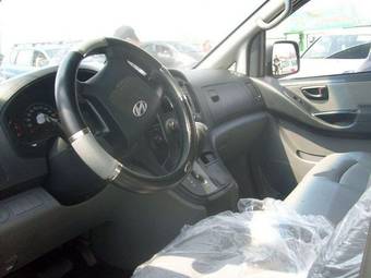 2008 Hyundai Starex Images