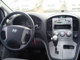 2008 Hyundai Starex Images