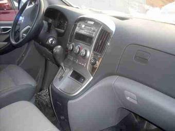 2008 Hyundai Starex Images