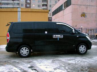 2009 Hyundai Starex Photos