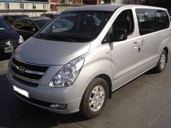 2009 Hyundai Starex Photos