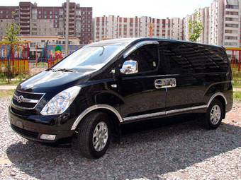 2009 Hyundai Starex Photos