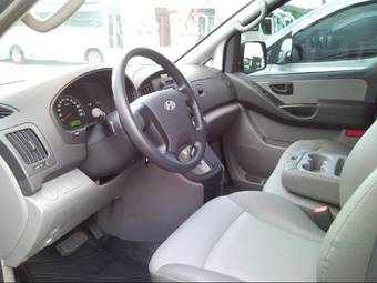 2009 Hyundai Starex Photos