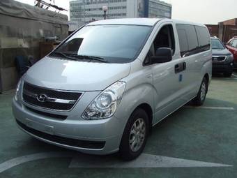 2009 Hyundai Starex Photos