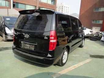 2009 Hyundai Starex Photos