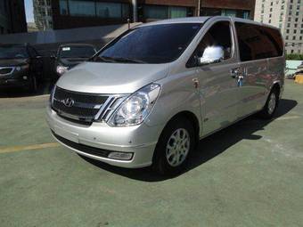 2009 Hyundai Starex Photos