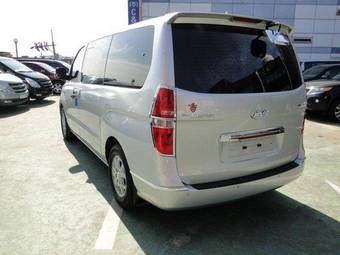 2009 Hyundai Starex Images