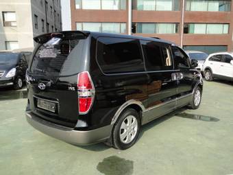 2009 Hyundai Starex Photos