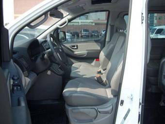 2009 Hyundai Starex Pictures