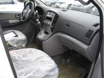 2009 Hyundai Starex Pictures