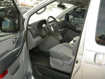 2009 Hyundai Starex Photos