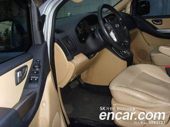 2009 Hyundai Starex Images