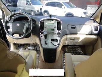 2009 Hyundai Starex Photos