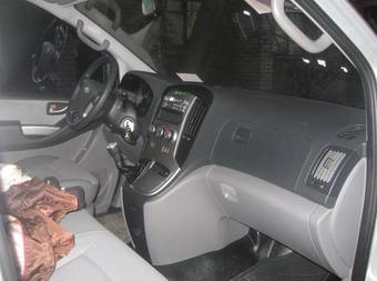 2009 Hyundai Starex Pics