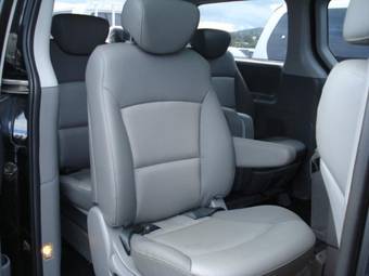 2009 Hyundai Starex Photos