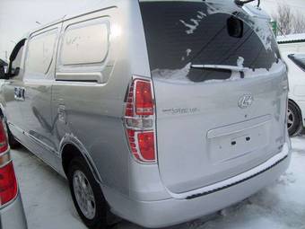 2009 Hyundai Starex Photos