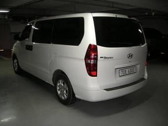 2009 Hyundai Starex Photos