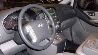 2009 Hyundai Starex Images
