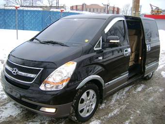 2009 Hyundai Starex Photos