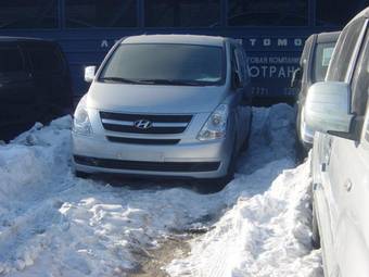 2009 Hyundai Starex Photos