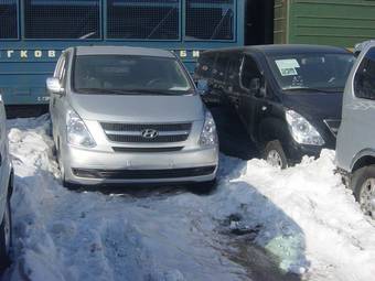 2009 Hyundai Starex Photos