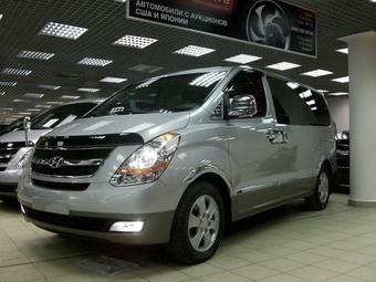 2009 Hyundai Starex Photos