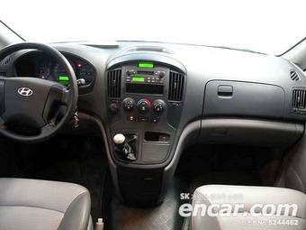 2009 Hyundai Starex Photos