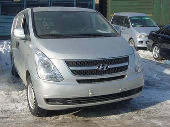 2009 Hyundai Starex Photos