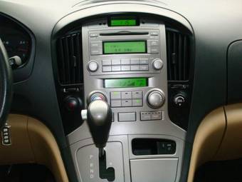 2009 Hyundai Starex Pictures