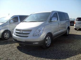 2009 Hyundai Starex Photos