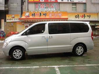 2010 Hyundai Starex Photos