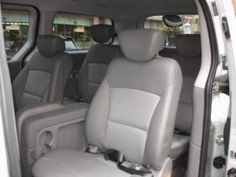 2010 Hyundai Starex Photos