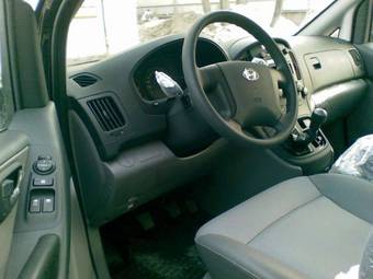 2010 Hyundai Starex Pictures