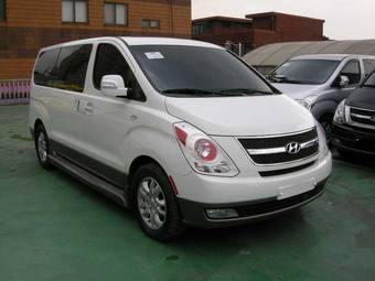 2010 Hyundai Starex Photos