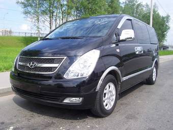 2010 Hyundai Starex Photos