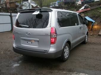 2010 Hyundai Starex Pictures