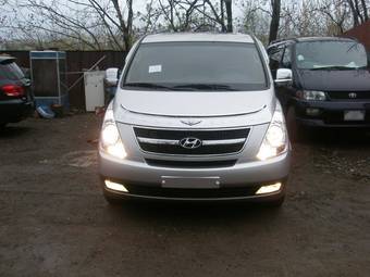 2010 Hyundai Starex Photos
