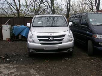 2010 Hyundai Starex Pictures