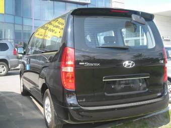 2010 Hyundai Starex Photos