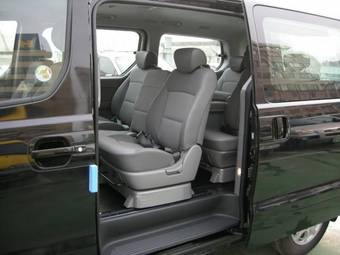 2010 Hyundai Starex Photos